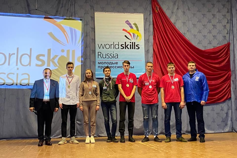 Наградил победителей «World skills Russia»